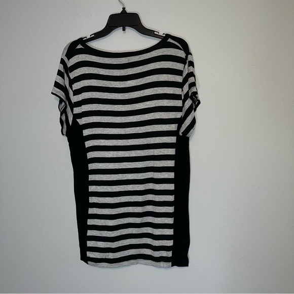 Blu Short Sleeve Striped Top Size 2X - Picture 2 of 2